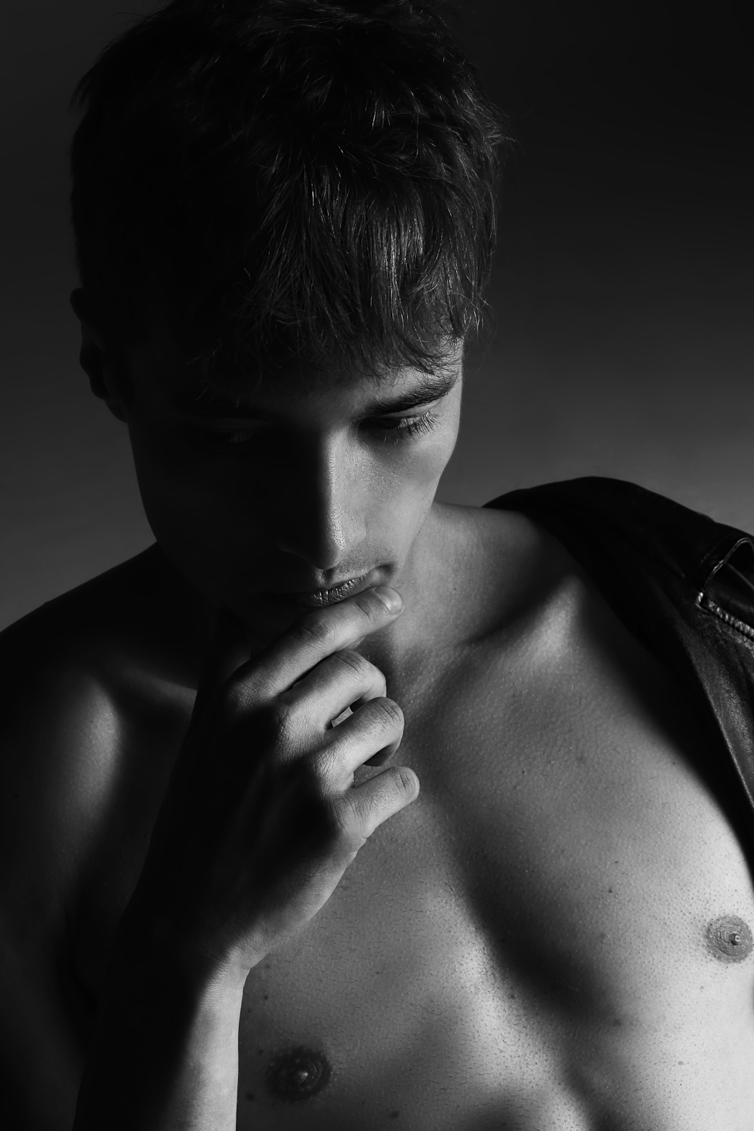 MALE MODELS SCENE by Sonia Janów